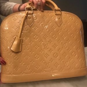 Authentic Louis Vuitton Vernis rose florentine💕